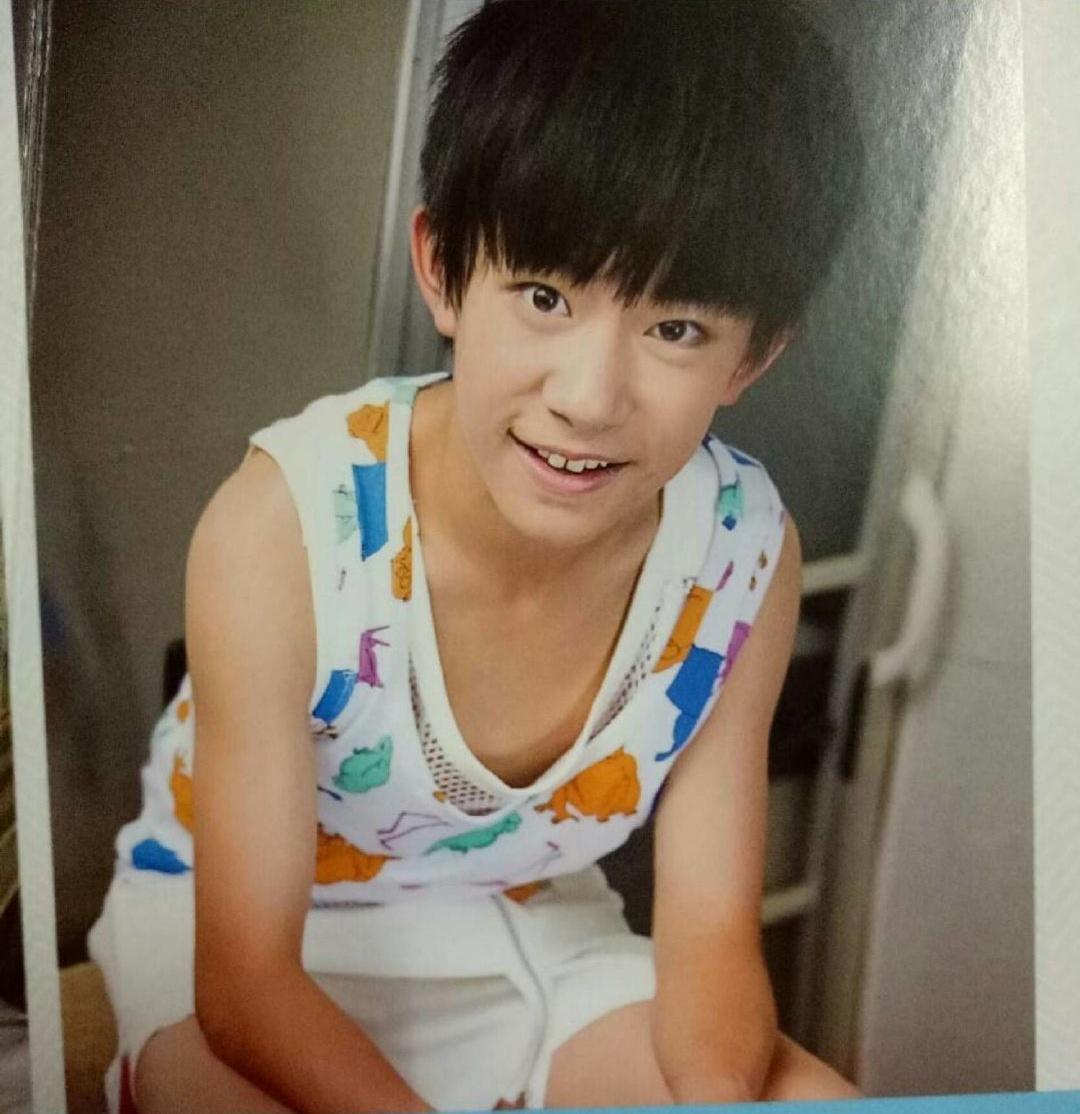 易烊千玺背心成长史从肉嘟嘟呆萌蜕变到荷尔蒙爆棚太撩人