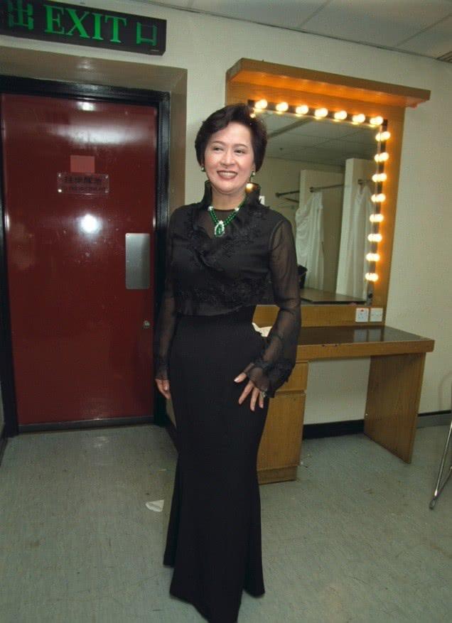 祥嫂最后遗愿:希望葬在后花园荔枝树下,生前大量私照公开