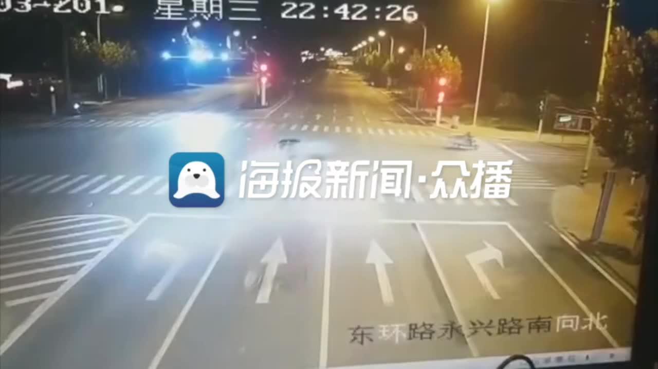 女子醉驾玛莎拉蒂致2死 目击者:车子被人催促重启