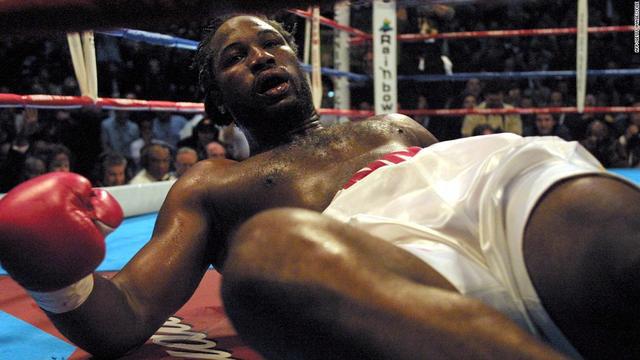 泰森霍利菲尔德都曾被ko过为何刘易斯的坑击打能力被人诟病