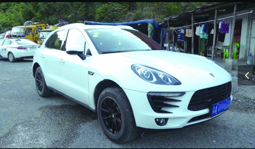 众泰改保时捷带女友兜风被交警识破