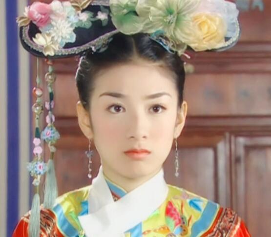 王艳,林心如,赵丽颖,黄奕,赵薇,秦岚,琼女郎谁戴旗头最美?