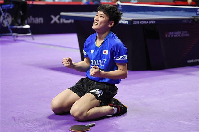 国乒赢韩国诡异1幕解说员韩国东道主一看快输了赶紧打马赛克