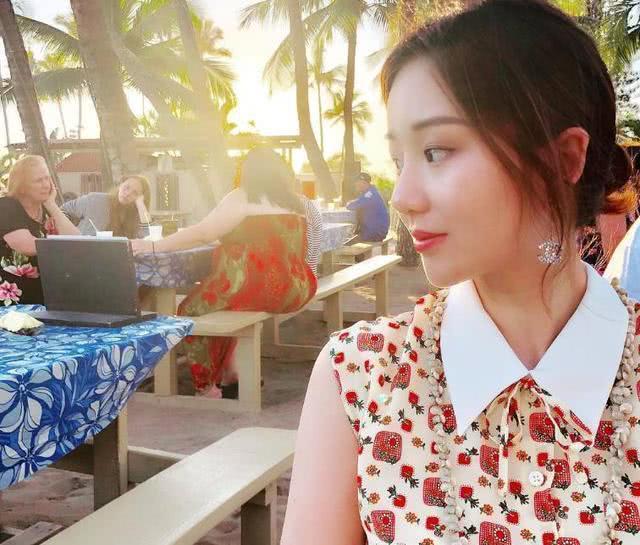 孟非的女儿名叫孟星亚,之前一直在国外读书,只有寒暑假才有时间回到