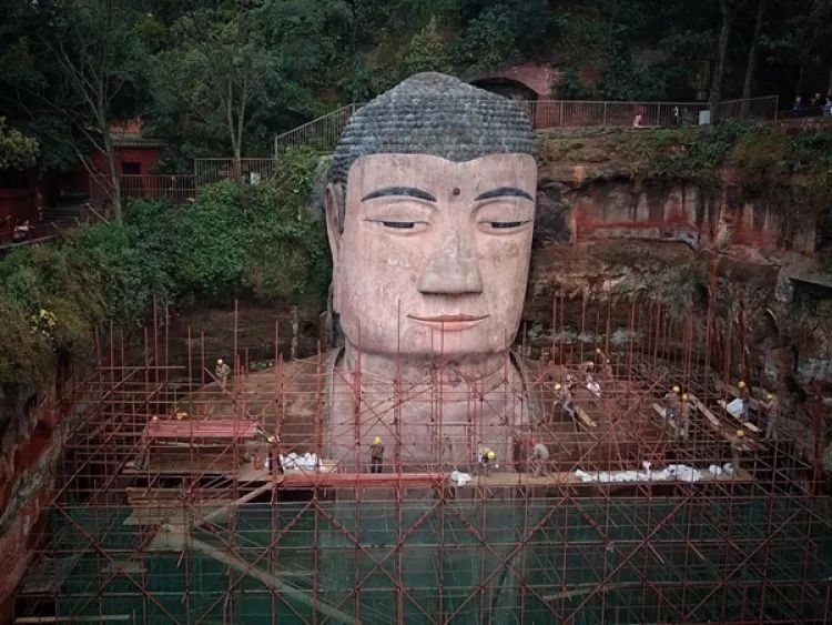 乐山大佛修缮成"小鲜肉"?景区无奈回应