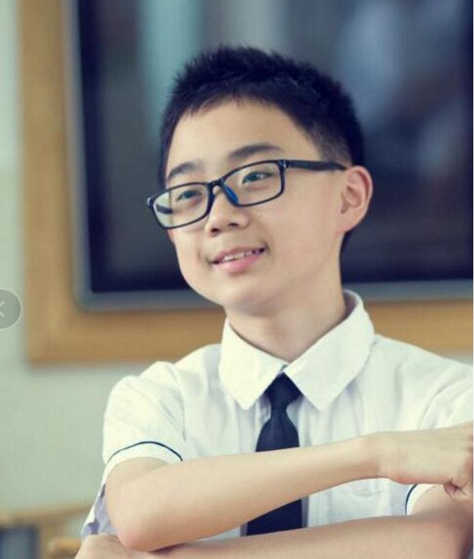 "我们班今年有三位学生考取南外,女生宋畅137分,李博譞124分,男生肖奕