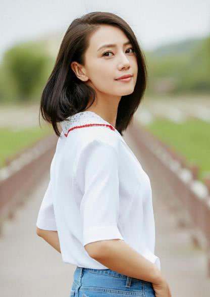 高圆圆高中清纯照曝光,五官精致人见人爱,网友:从小美到大!