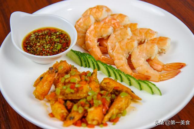 正文                 好了这道简单又美味的一虾两吃就做好了,喜欢的