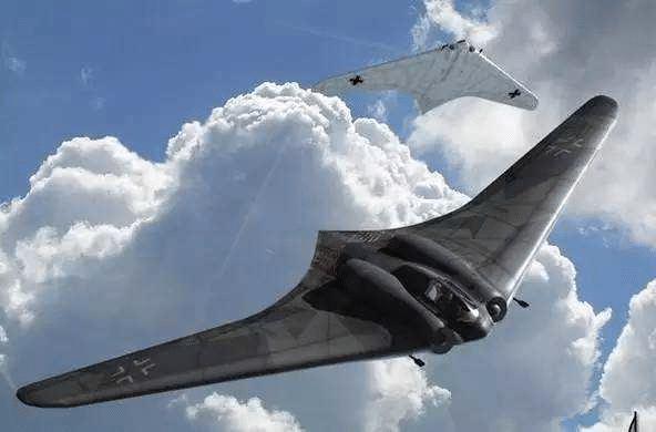 ho-229是整个人类历史上设计的第一架无尾飞翼喷气式战斗轰炸机