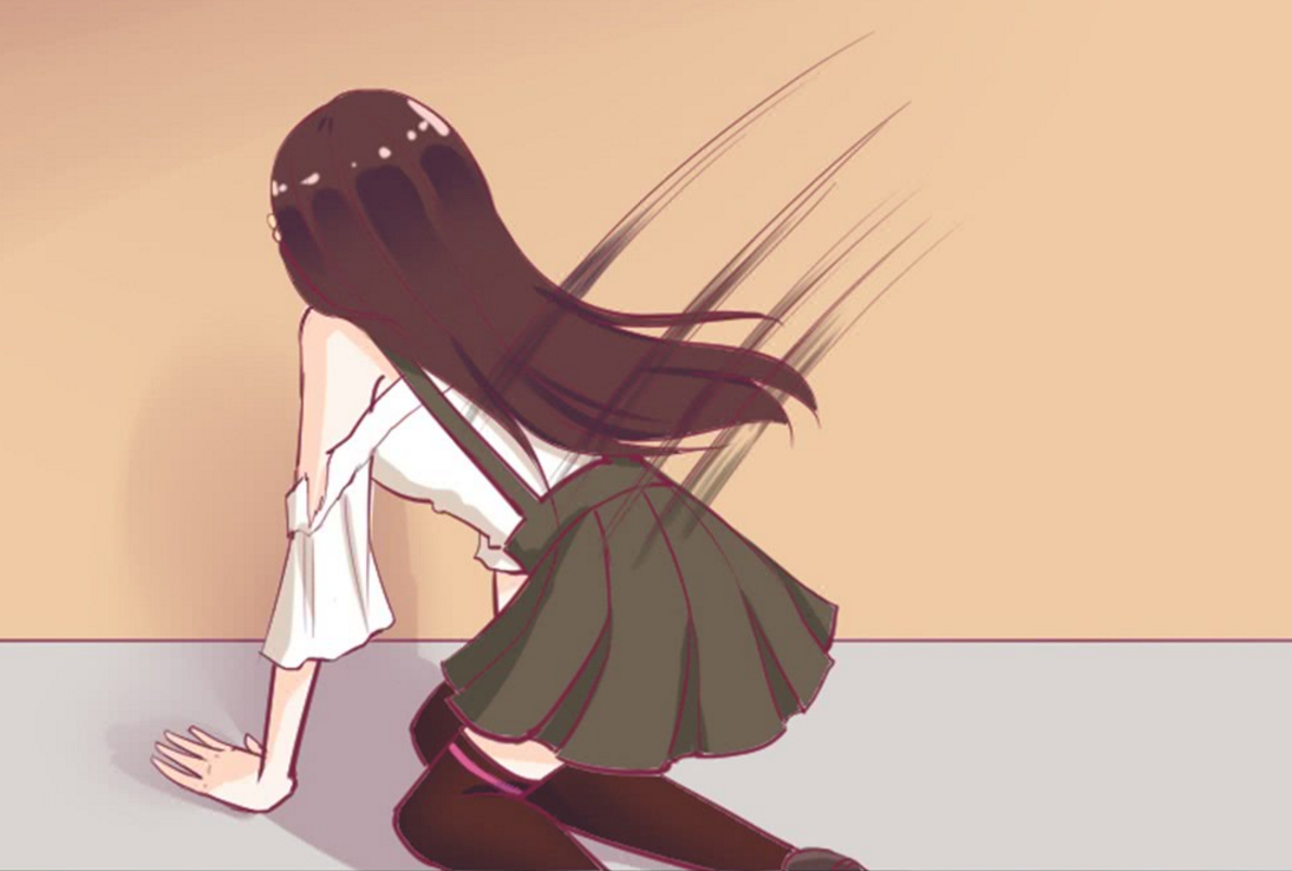 少女入学第一天就遭同学当众扒衣只因她的衣服跟别人撞衫