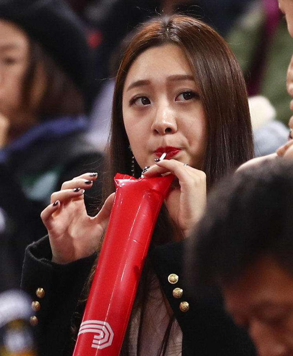 3次拿到cba总冠军,娇妻颜值不输明星|翟晓川|cba|中国男篮_新浪新闻