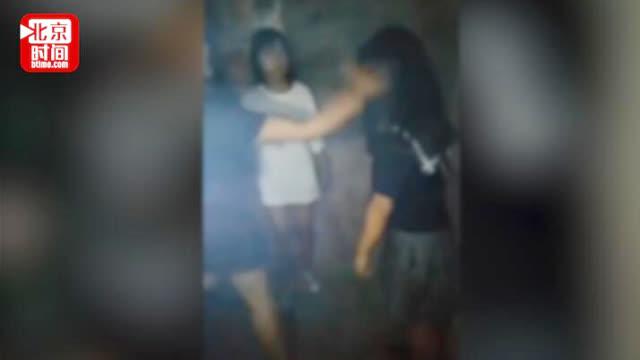 視頻|“穿這種衣服的人都要被揍!” 網曝女生穿JK制服遭多人毆打 警方介入