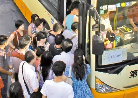 公交车司机的6种"防贼暗语"你知道吗?