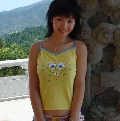 柳岩早年旧照曝光一脸清纯长相甜美