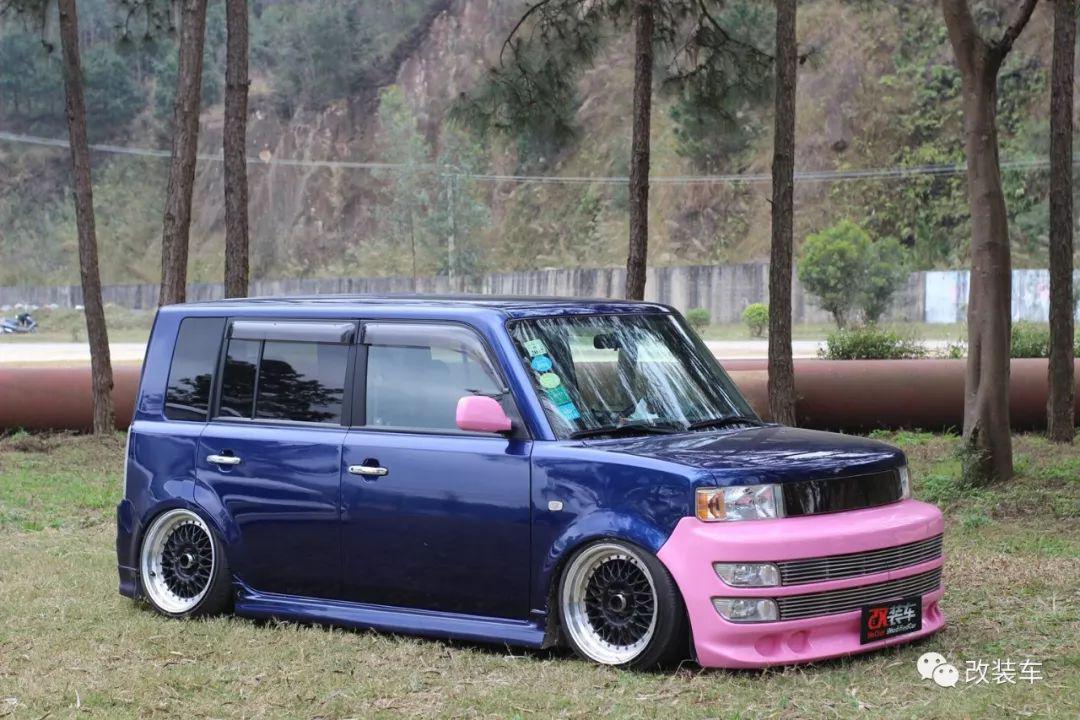 小姐姐将酷熊改成丰田bb的模样,完美诠释了改装并非男性专利!