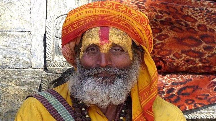 印度90岁瑜伽大师,自称77年不进食不上厕所,查看监控后发现猫腻