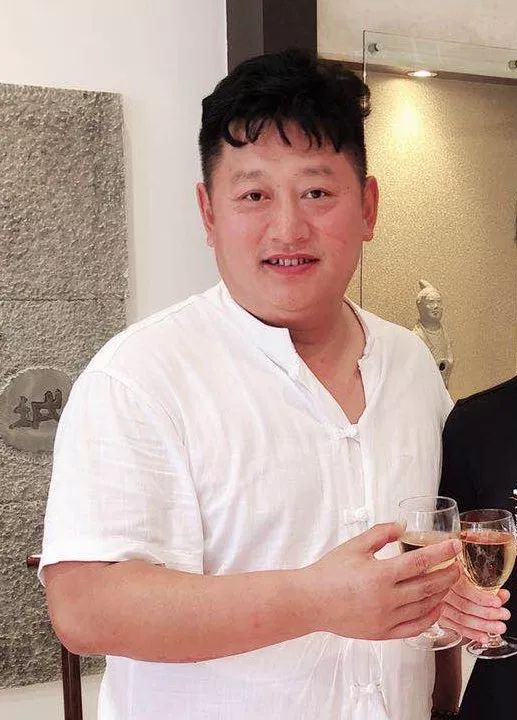 黑龙江警方重金征集在逃疑犯张世龙线索