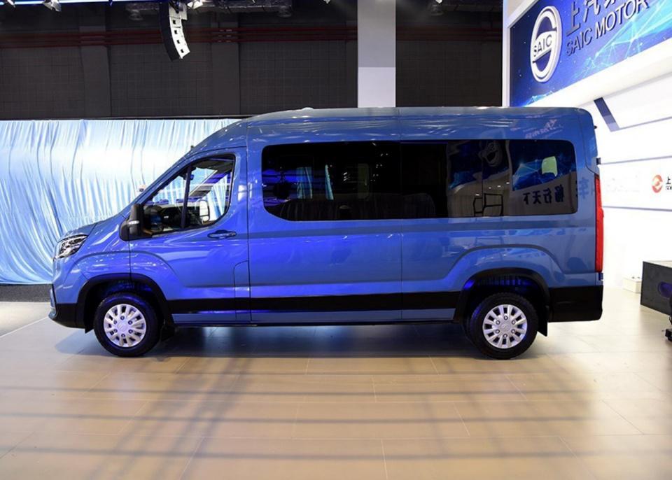 大通专注做宽体轻客,新车符合国六标准,搭配2.0t柴油发动机