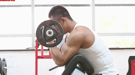 如何练好肱二头肌4种技巧增大肱二头肌围度