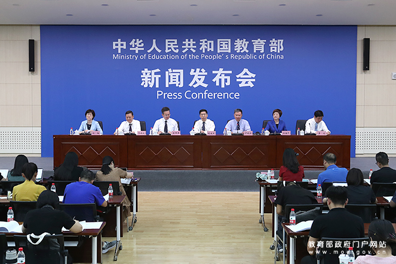 教育部高职院校国家奖学金名额增1万个补助标准多三百元