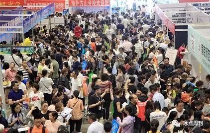 2019年南京市高中階段學(xué)校招生咨詢大會現(xiàn)場。視覺中國供圖