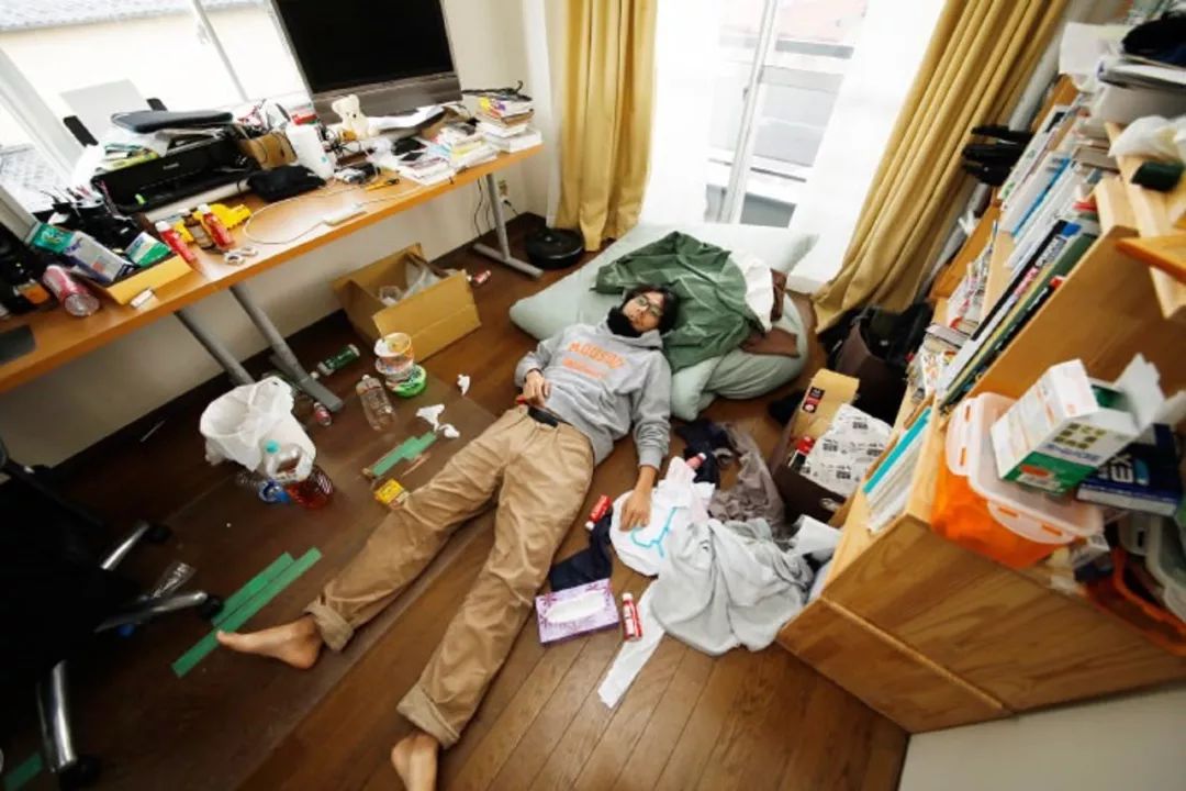 日推疯传房间脏乱差的人都有这10个通病看完膝盖好疼