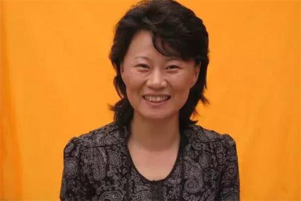 赵海燕全家生活照,老公一水哥显富态,儿子颜值高很像苏有朋