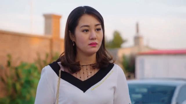 王小蒙回归《乡村爱情12》,晒美照秀长腿被热议与永强已不般配