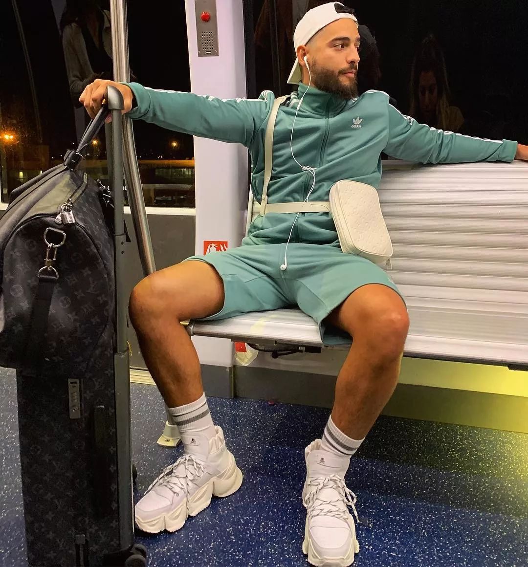 为什么麦当娜首单和maluma合作?因为他真的是南美歌手里最优的!