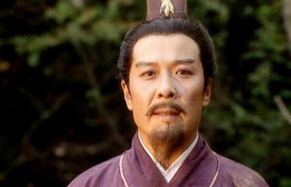 《三国演义》中的刘备是君子,历史上的刘备是什么?|刘备|刘琮|三国演义_新浪新闻