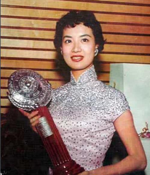 金马影后尤敏与丈夫骨灰龛被破坏,骨灰与随葬品丢失像被"盗墓"