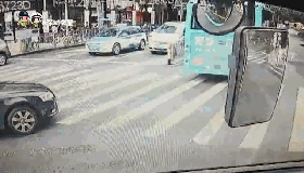 梅林斑马线前一小学生被撞！送到医院没救过来…暑假看好孩子！休闲区蓝鸢梦想 - Www.slyday.coM