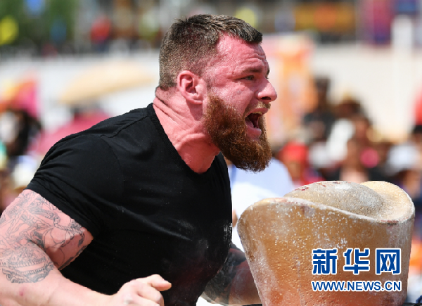 咆哮,欢呼和温柔的"大块头"——2019国际大力士中国公开赛侧记