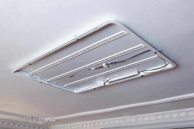 更轻超薄小米生态链推出新品吸顶灯装修季必备