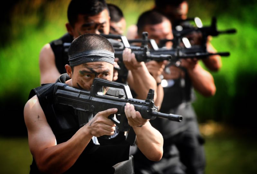 警法最前线北京反恐特警魔鬼周纪实烈日炎炎挑战极限