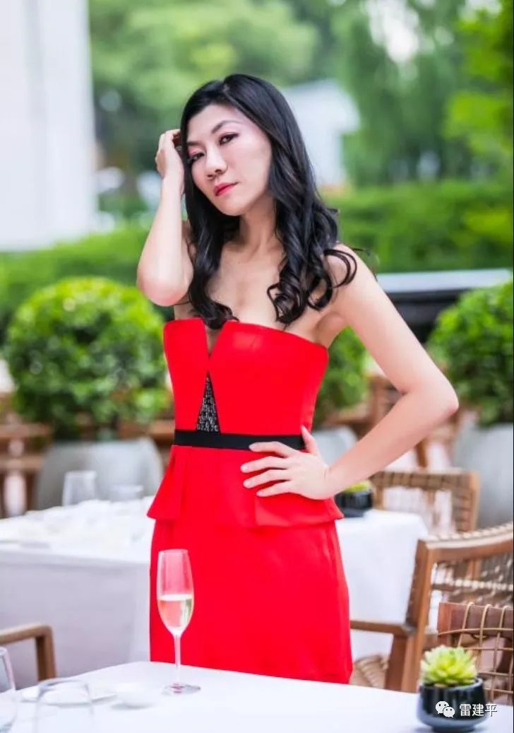 专访手撕卫哲投行女莫名其妙成网红不该说老娘数学比你好