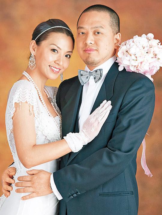 45岁陈炜离婚复出人气劲,打破七年单身,与小5岁男友坠入爱河