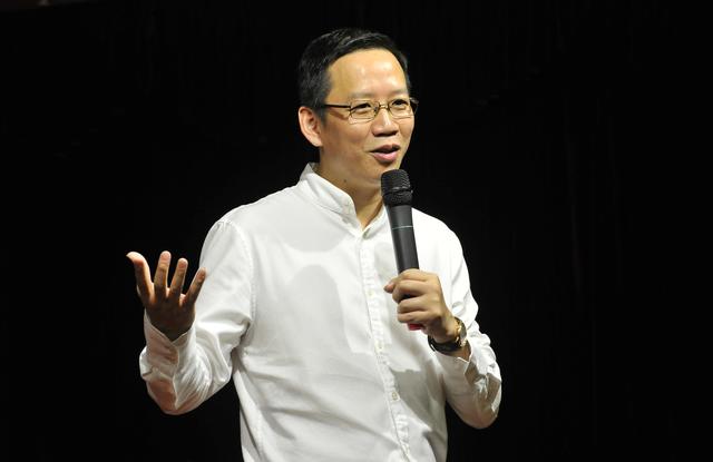 作者 | 市界 何珊珊编辑 | 老拿吴晓波邵冰冰夫妻这是啥情况?