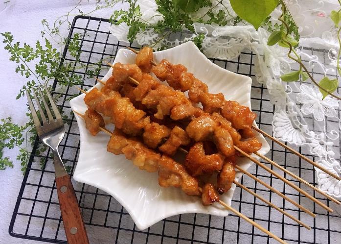 好吃美味的蜂蜜烤肉串的做法