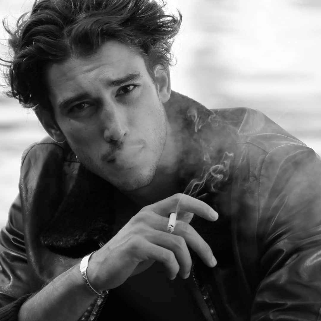 不过我觉得lou长得好,身材好,以后肯定会碰到伯乐从而走红的.