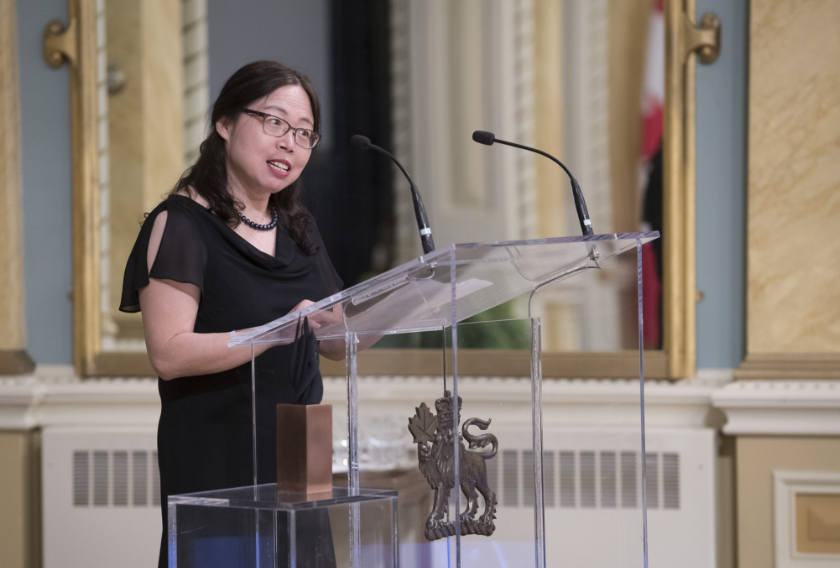 华裔病毒学家邱香果夫妇以及他们的学生带离了加拿大国家微生物实验室