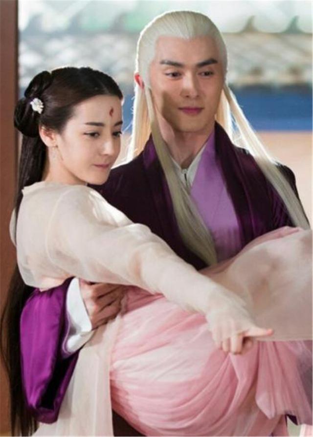 6位被公主抱的女星郑爽娇羞热巴在偷笑杨幂美成一幅画