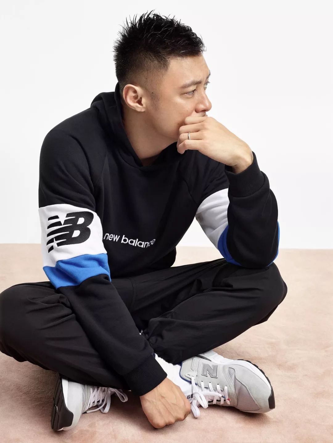 new balance再掀潮流复古风,看余文乐如何玩转高级灰