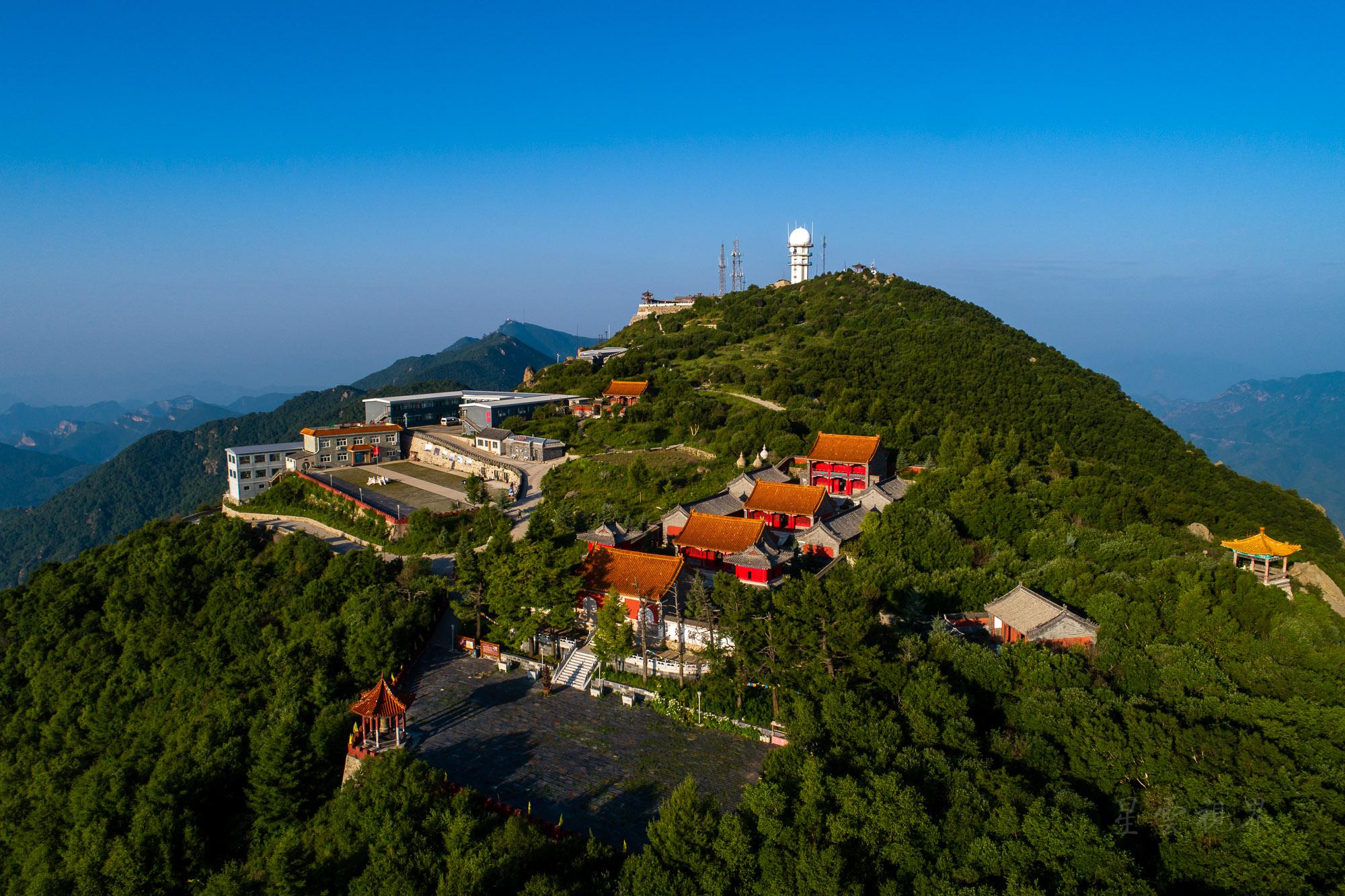 北京第三峰百花山,夏日清凉世界,高山林海花园