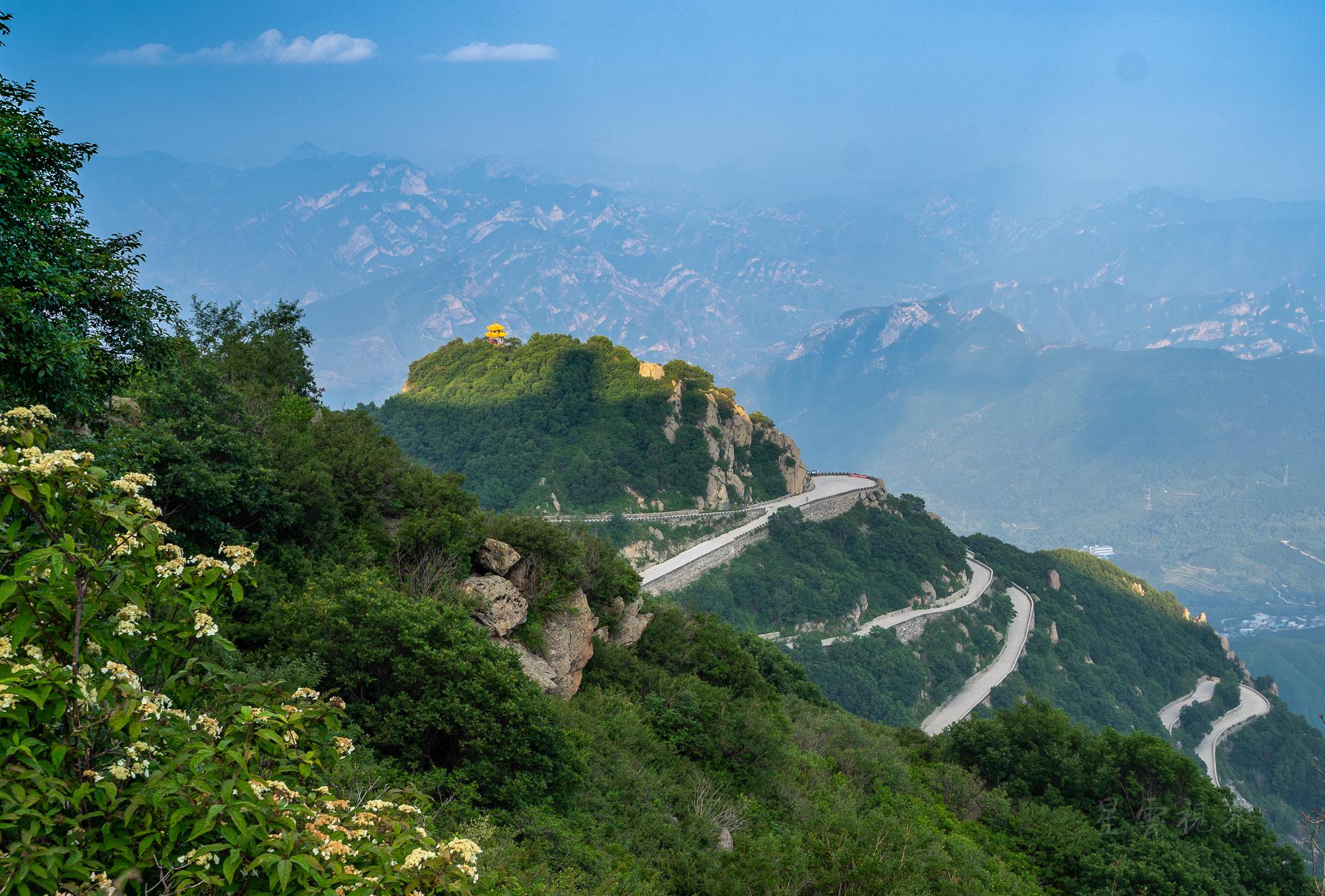 北京第三峰百花山,夏日清凉世界,高山林海花园