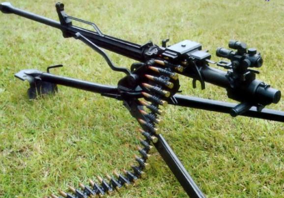 w95式重机枪是以我国85式127毫米高射机枪为蓝本研制的