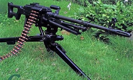 w95式重机枪是以我国85式127毫米高射机枪为蓝本研制的