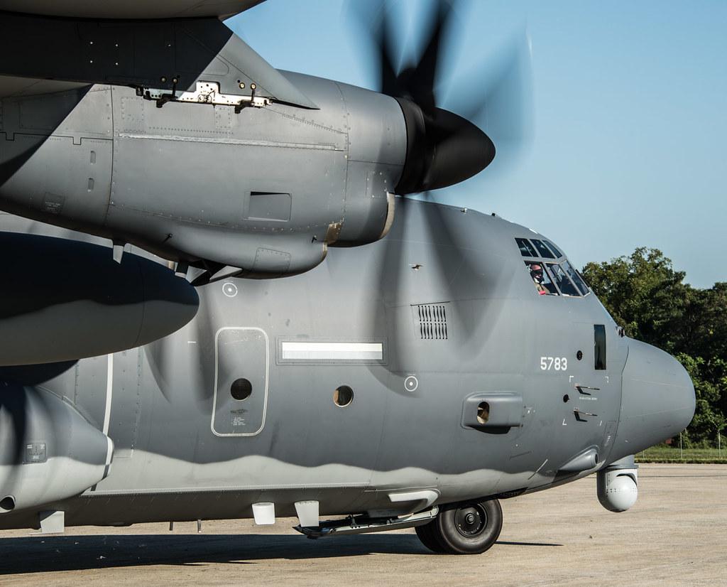 图片:ac-130j其他国家并不是没有能力发展同类机型,比如我国的运-9