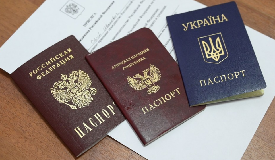 新浪看点# 泽连斯基下达封锁令,数十万国. 来自芊微防务观察a - 微博