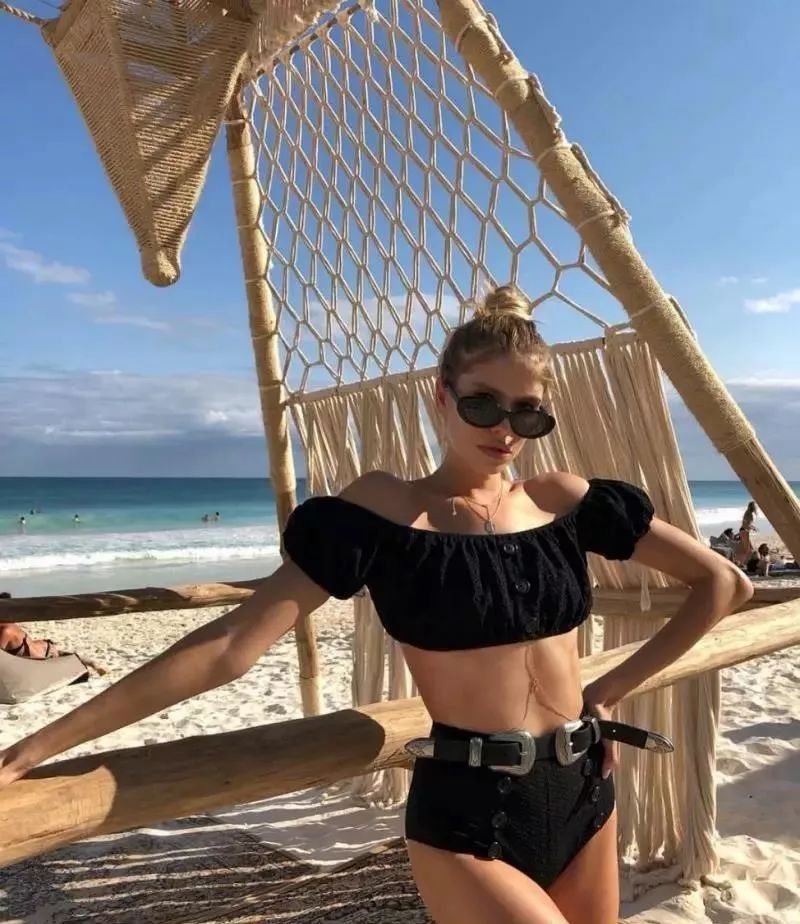 High neckline swimsuit